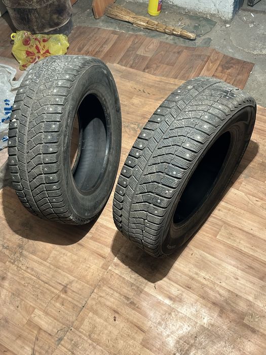 Продам зимние, шипованные шины