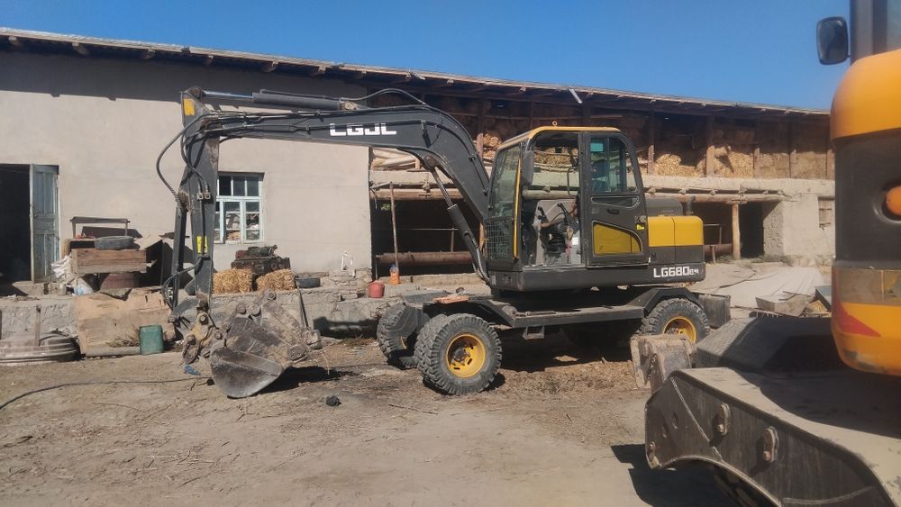 Ekskavator LG680