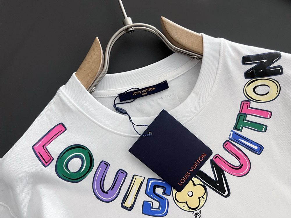 Tricou Louis Vuitton Calitate Premium
