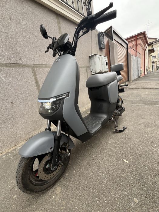 Vand Scuter Electric fara permis impecabil