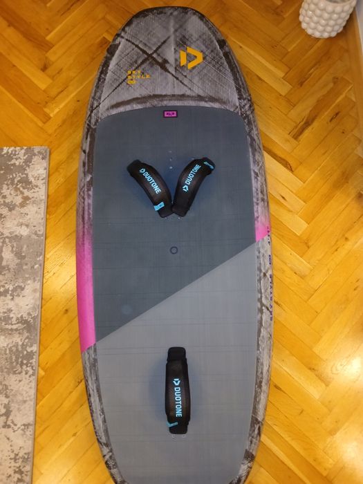 Дъска за уингфойл/wingfoil Duotone Skystyle SLS 75l 2025!!! 
Дъската е