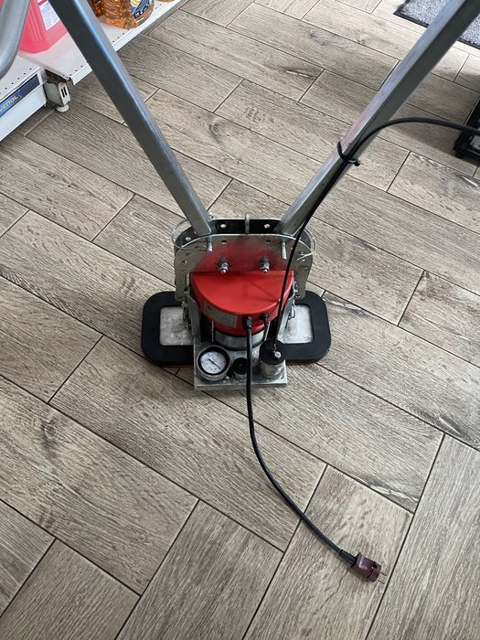 Dispozitiv /ventuză cu vacuum