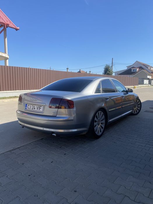 Audi a8  quattro 235 cai