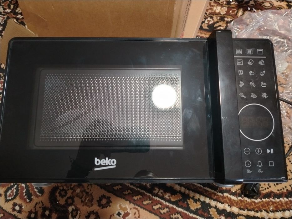 Cuptor cu microunde Beko, 700W, 6 nivele putere, grill 1000w, nou