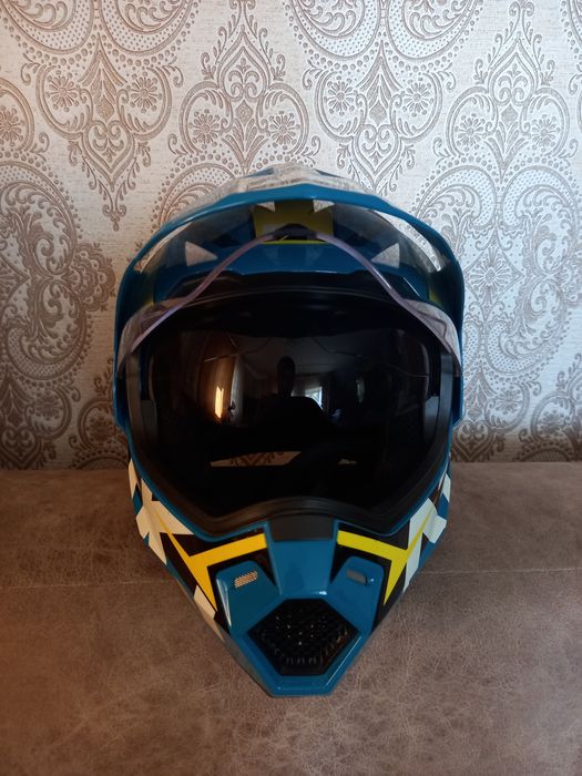 Мотоцикл  шлем новый