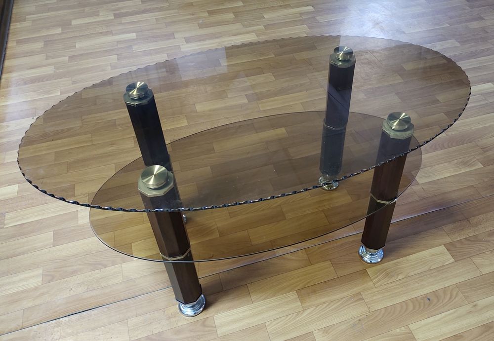 Продам журнальный стол за 5000 тн.