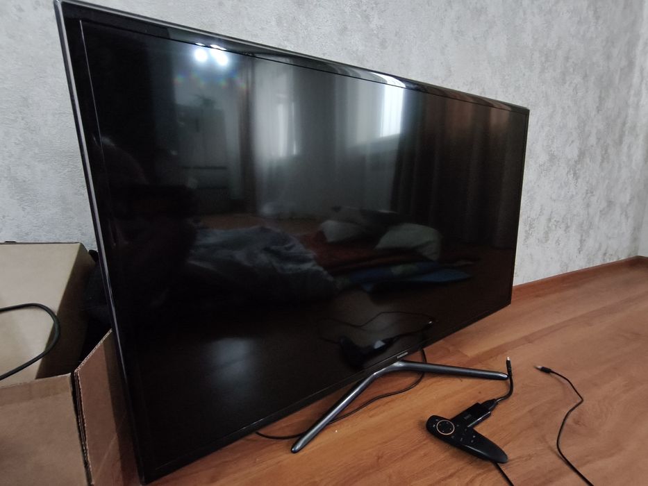 Продам смарт телевизор Samsung с андроид приставкой