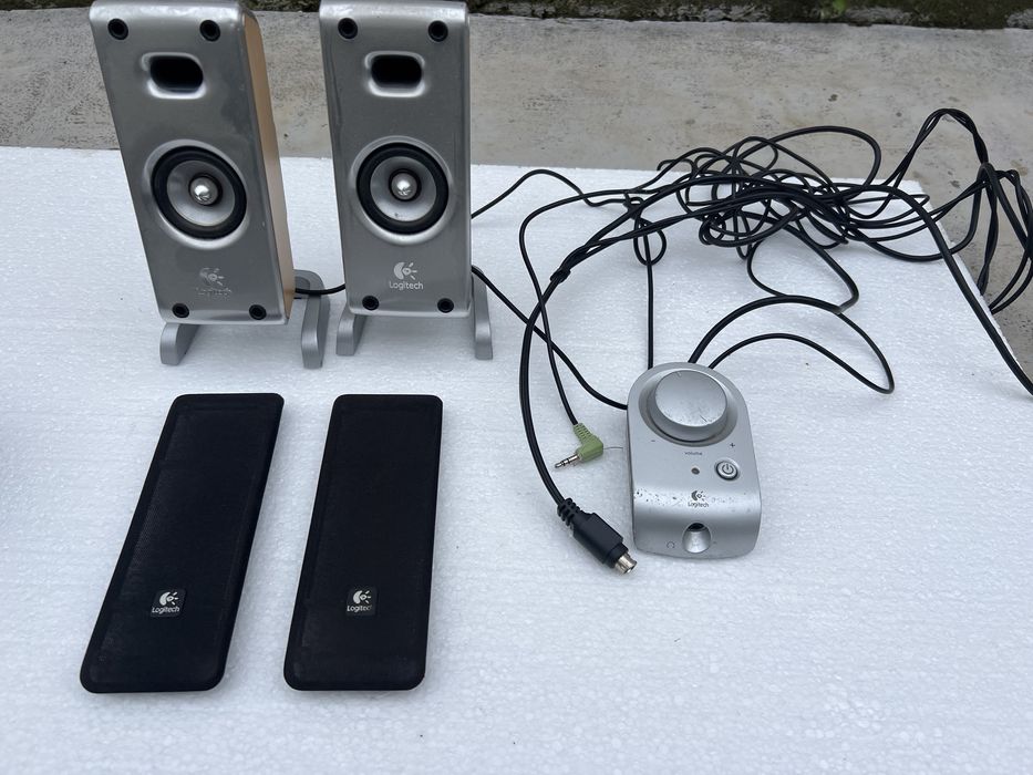 Sateliti Logitech 2.1 + control Volum