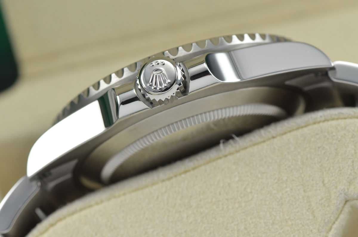 Rolex Submariner Silver-Green -Hulk Luxury & Automatic 2024 Edition