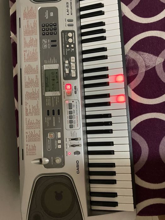 Vând sau schimb orga casio !