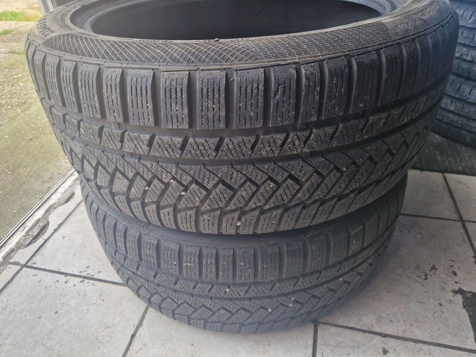 Două anvelope Iarnă Continental  235 45 18