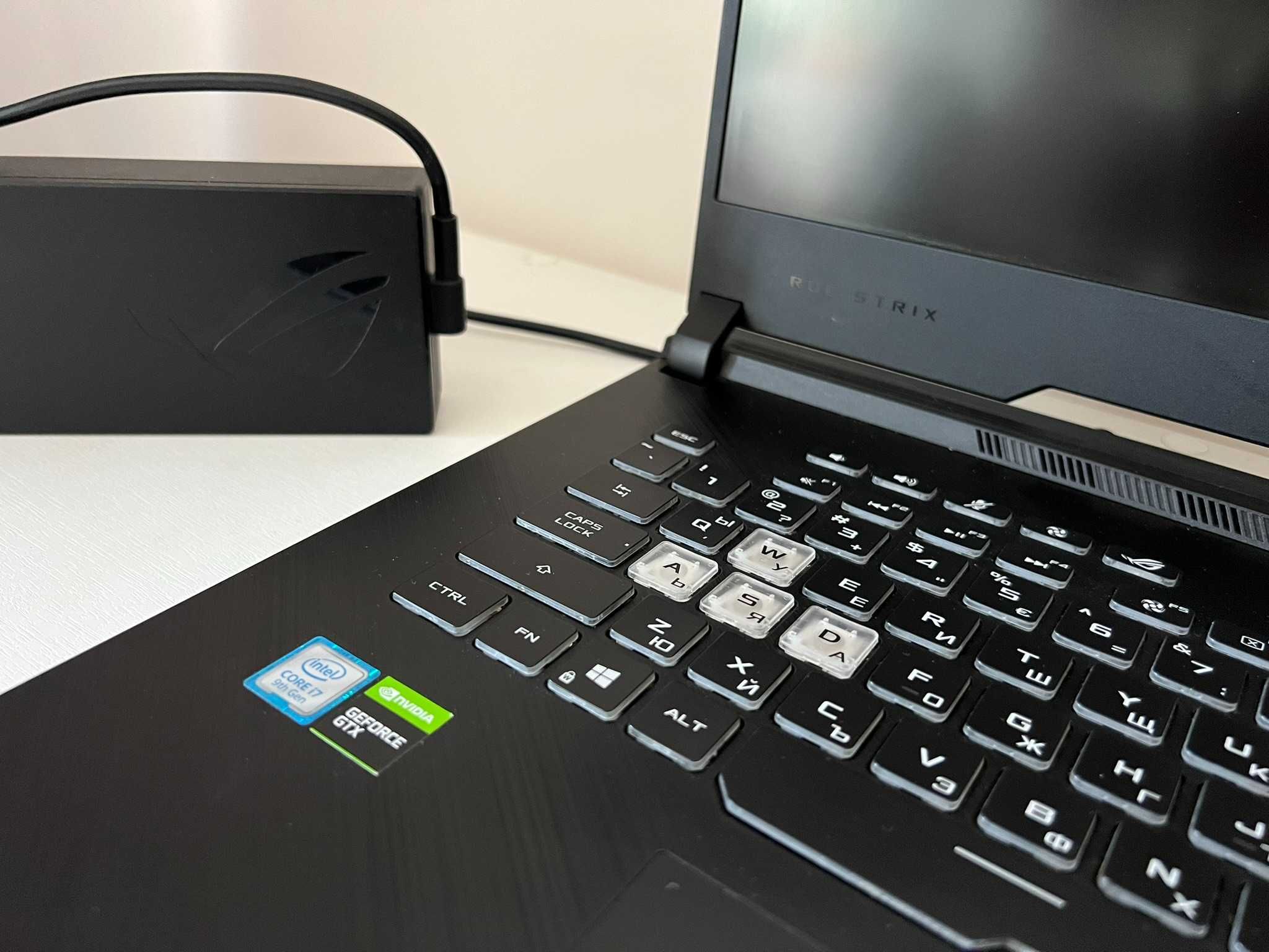 Геймърски лаптоп ASUS ROG Strix G G531GU - отлично състояние