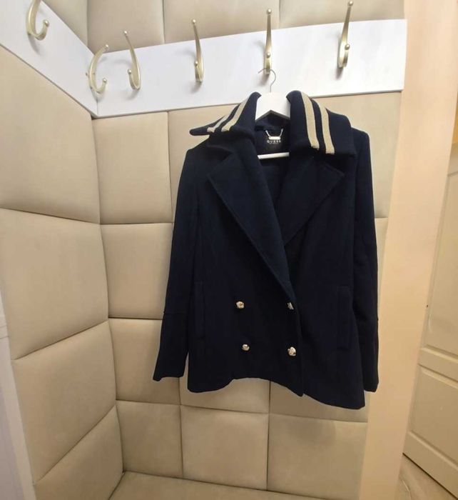 Дамско палто guess