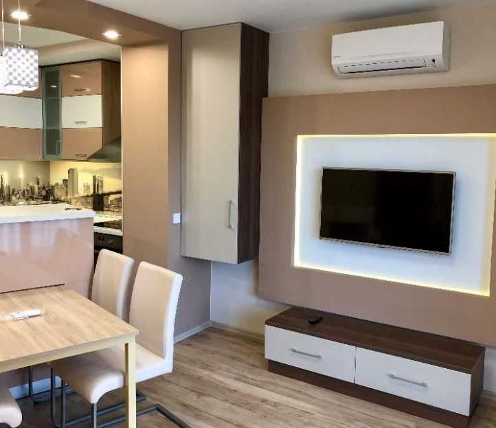 Тристаен имот в кв.Кръстова вада