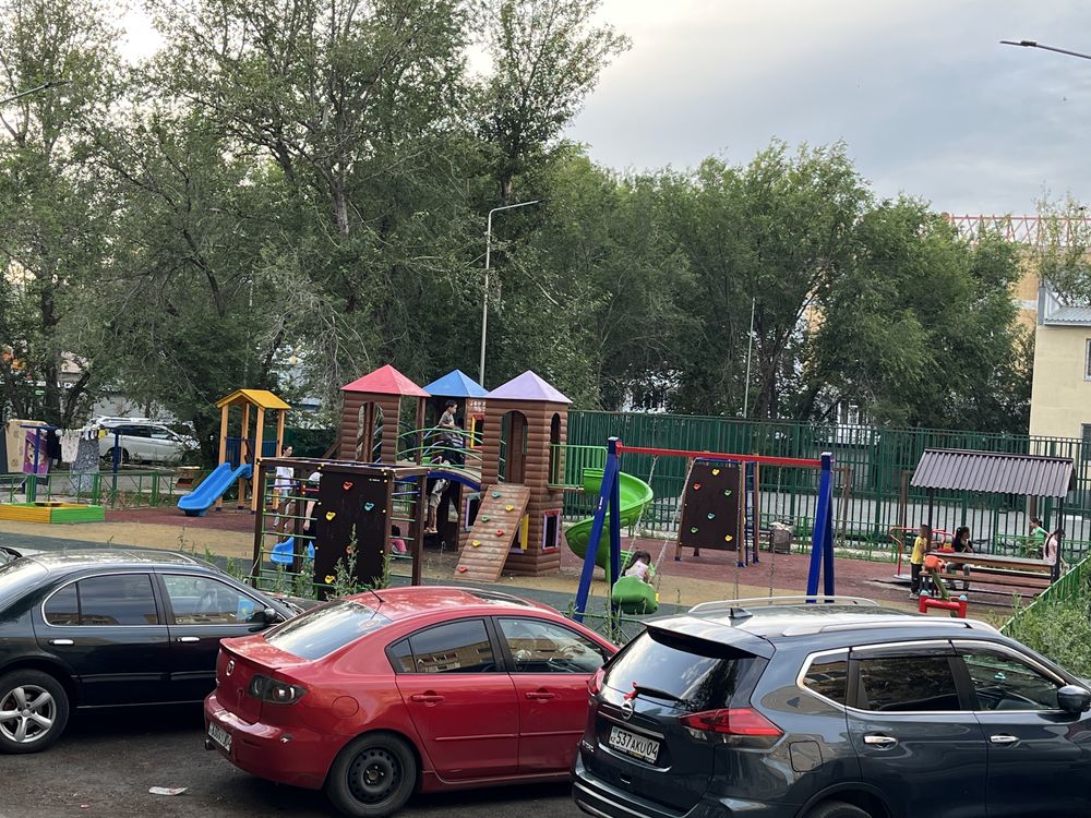 Продается 1 ком кв в центре с ремонтом подвал чистый заменены все труб