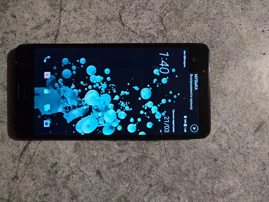 продам  htc U Ultra