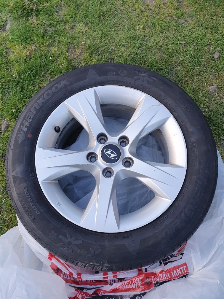 Vand jante originale hyundai / anvelope hankook R16