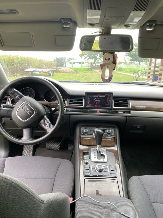 Audi a8  quattro 235 cai