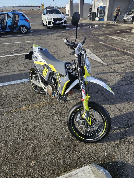Husqwarna 701 supermoto
