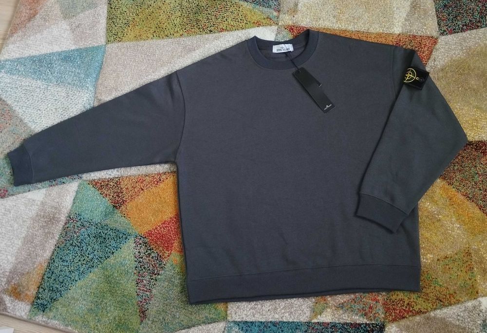 Дълга блуза Stone Island.Размер L, цена 44.99 лв.