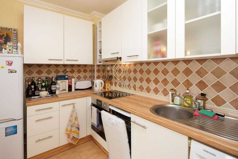 Продава се Двустаен апартамент в к.к. Слънчев бряг - 64 кв.м за 1360 €/кв.м - Снимка #1