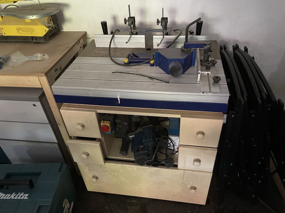 Router Ryoby cu masa