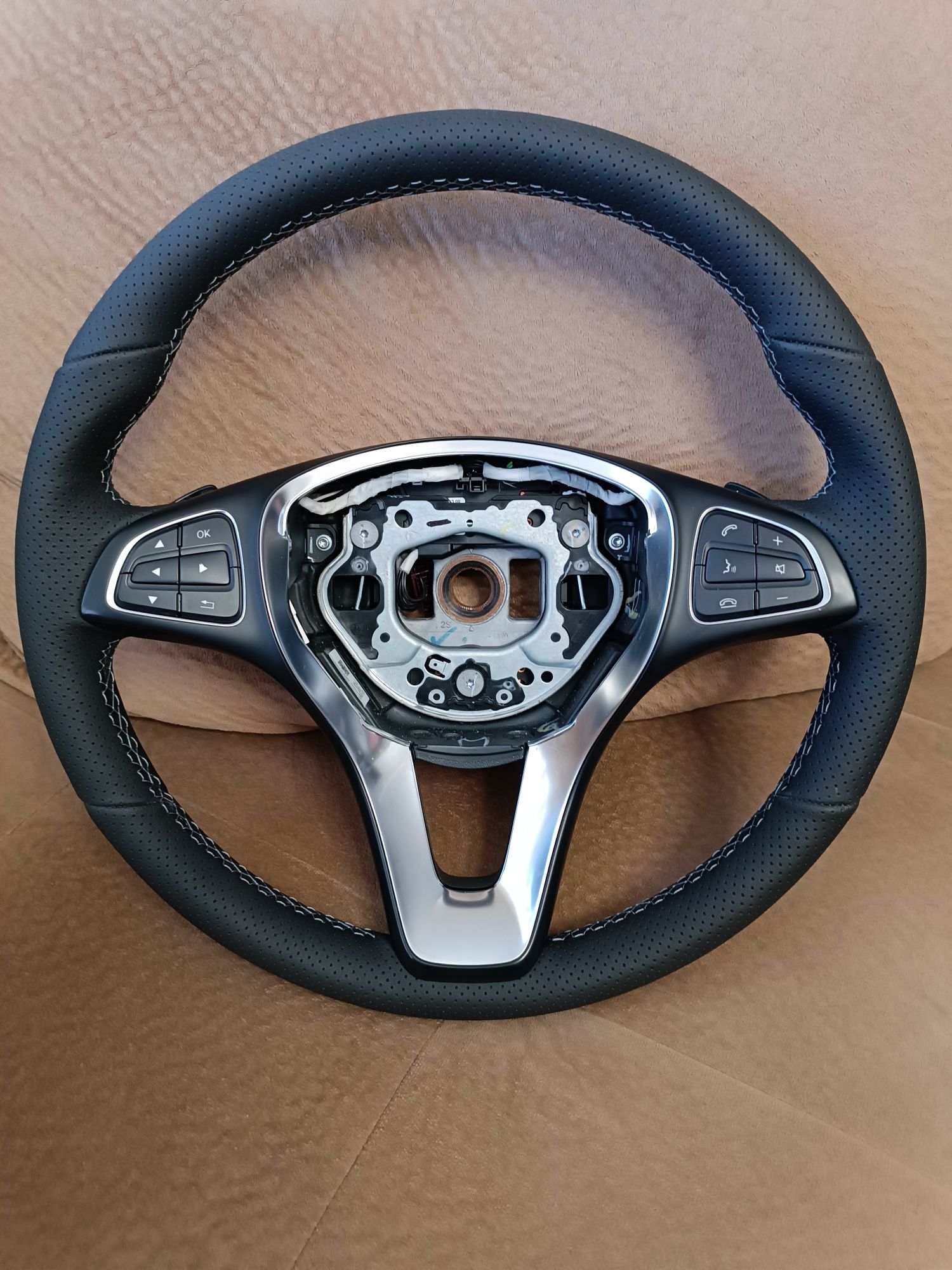 Мерцедес W205,W213, W206, W176, W177,W223 AMG - ОРИГИНАЛНИ волан+еърбе