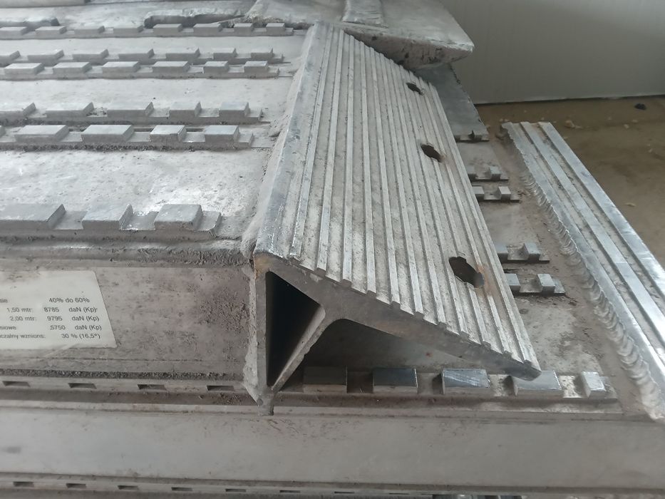 Rampe aluminiu 18t 2.5m