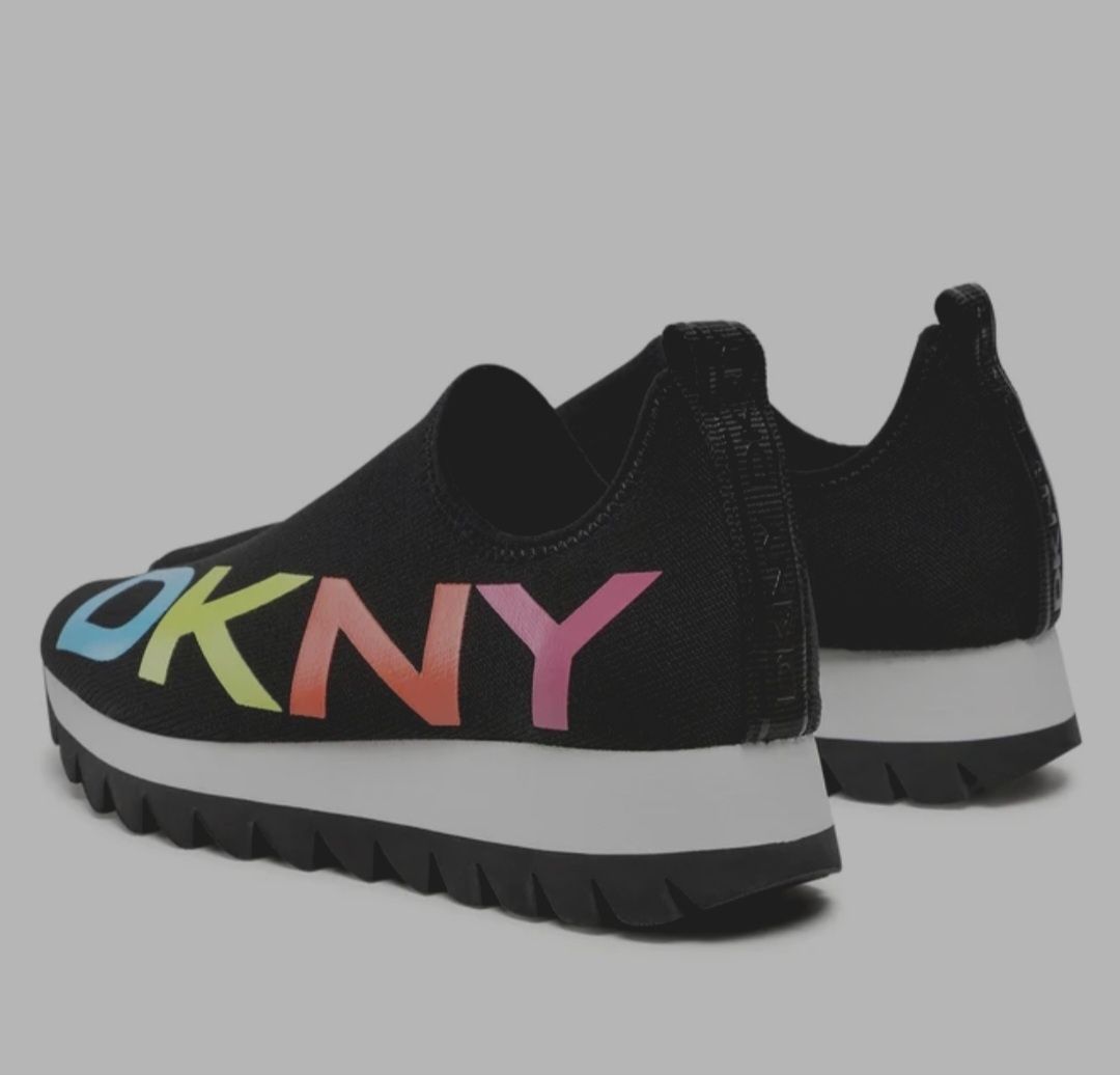 Оригинални сникърси DKNY