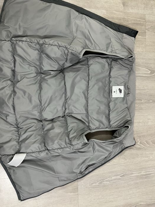 Nike елек stormfit