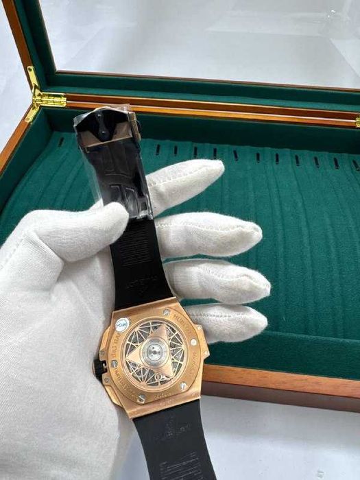 Hublot Big Bang Sang Bleu II King Gold