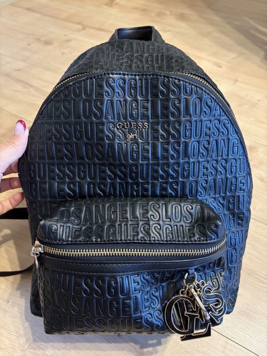 Дамска раница Guess