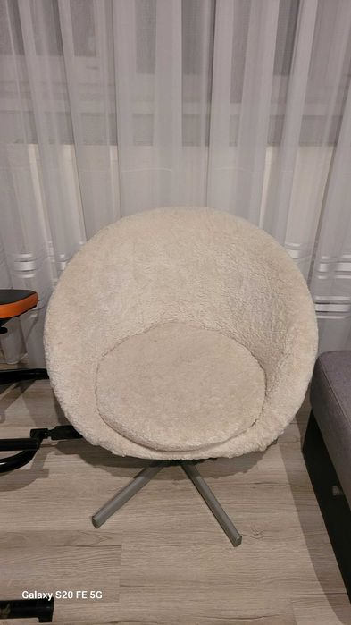 Vand doua scaune tip fotoliu