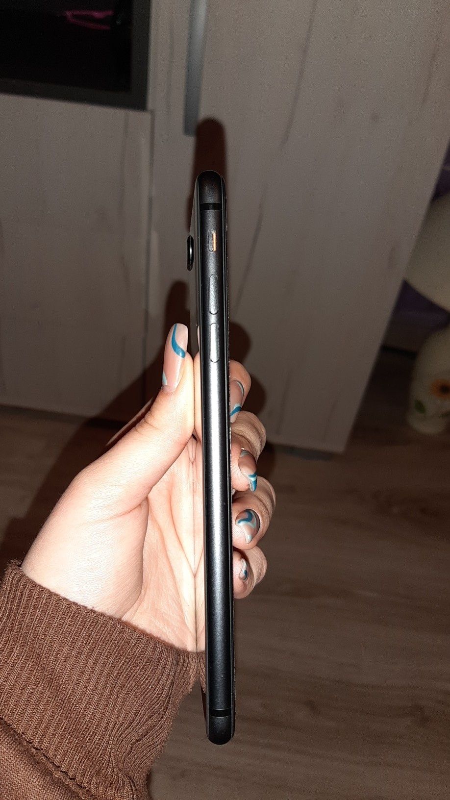 Продавам IPhone 8 plus