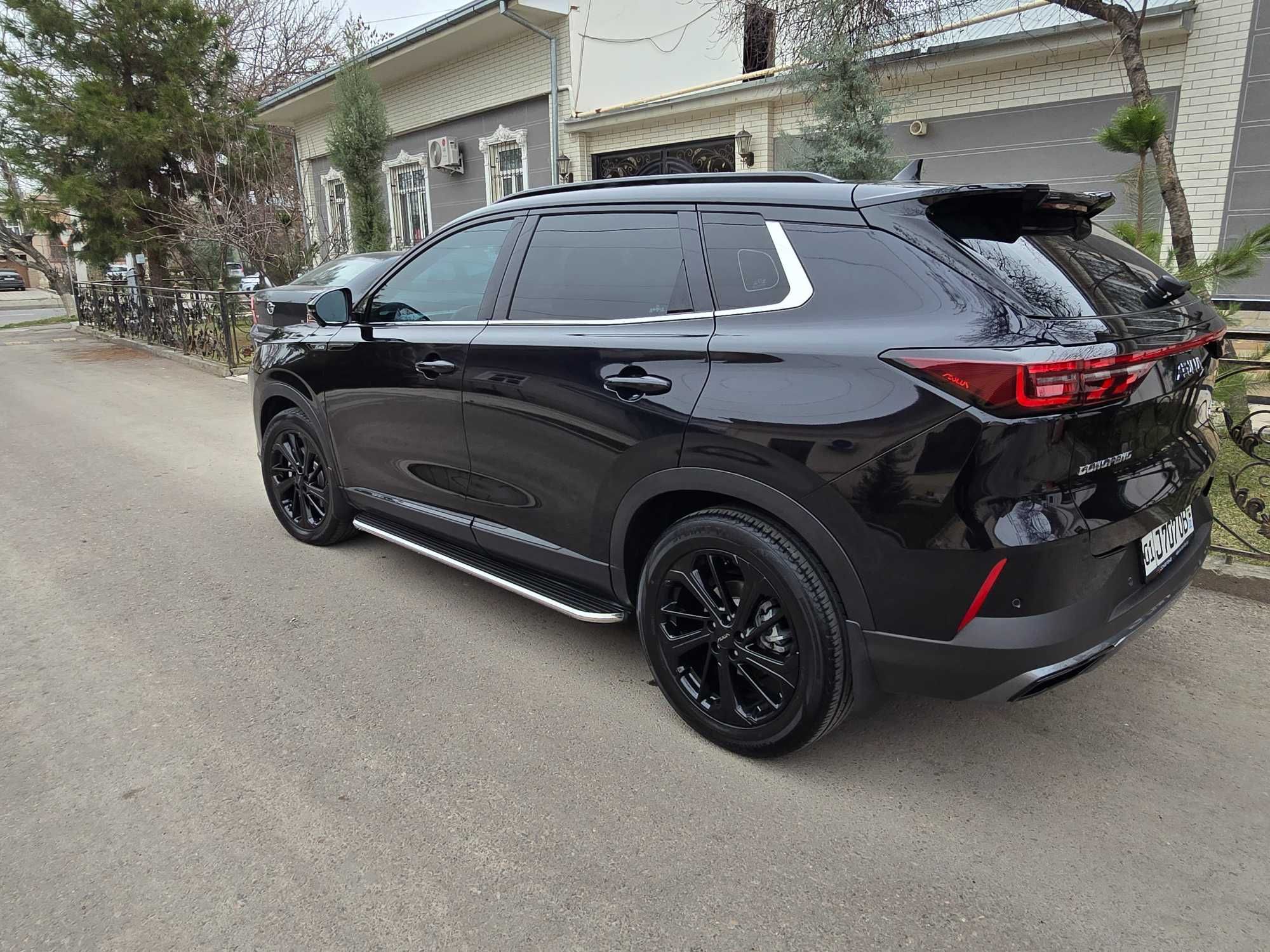 Prodayo'tsya Dong Feng Aelous Huge, Hybrid, 1,5 litr turbo + elektro.