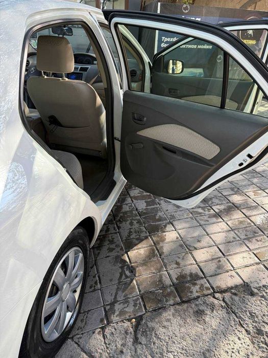 Toyota Yaris 2012