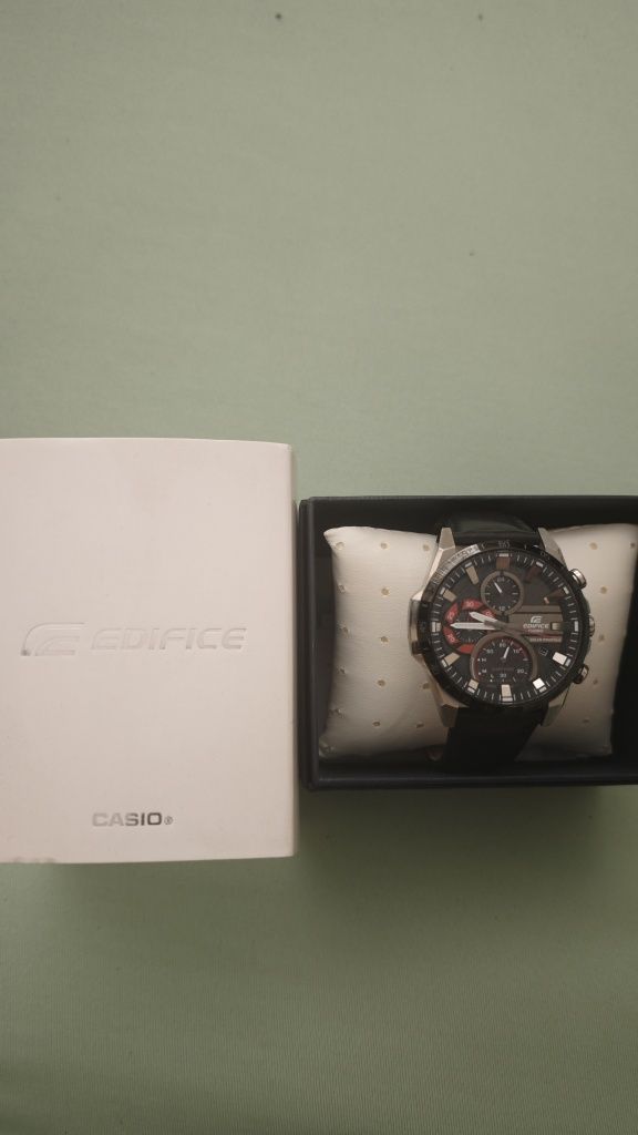 Часовнил Casio edifice solar