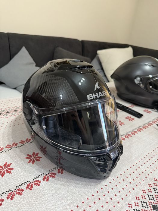 Каска Shark Spartan Carbon RS с интерком Sena Harman Kardon 50R