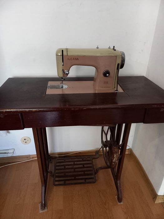 Vând mașină de cusut ILEANA