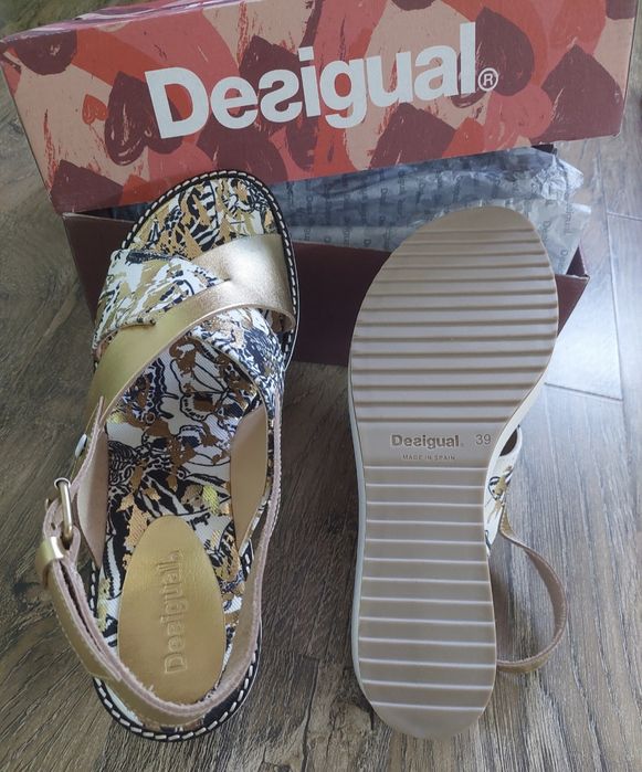 Sandale Desigual noi