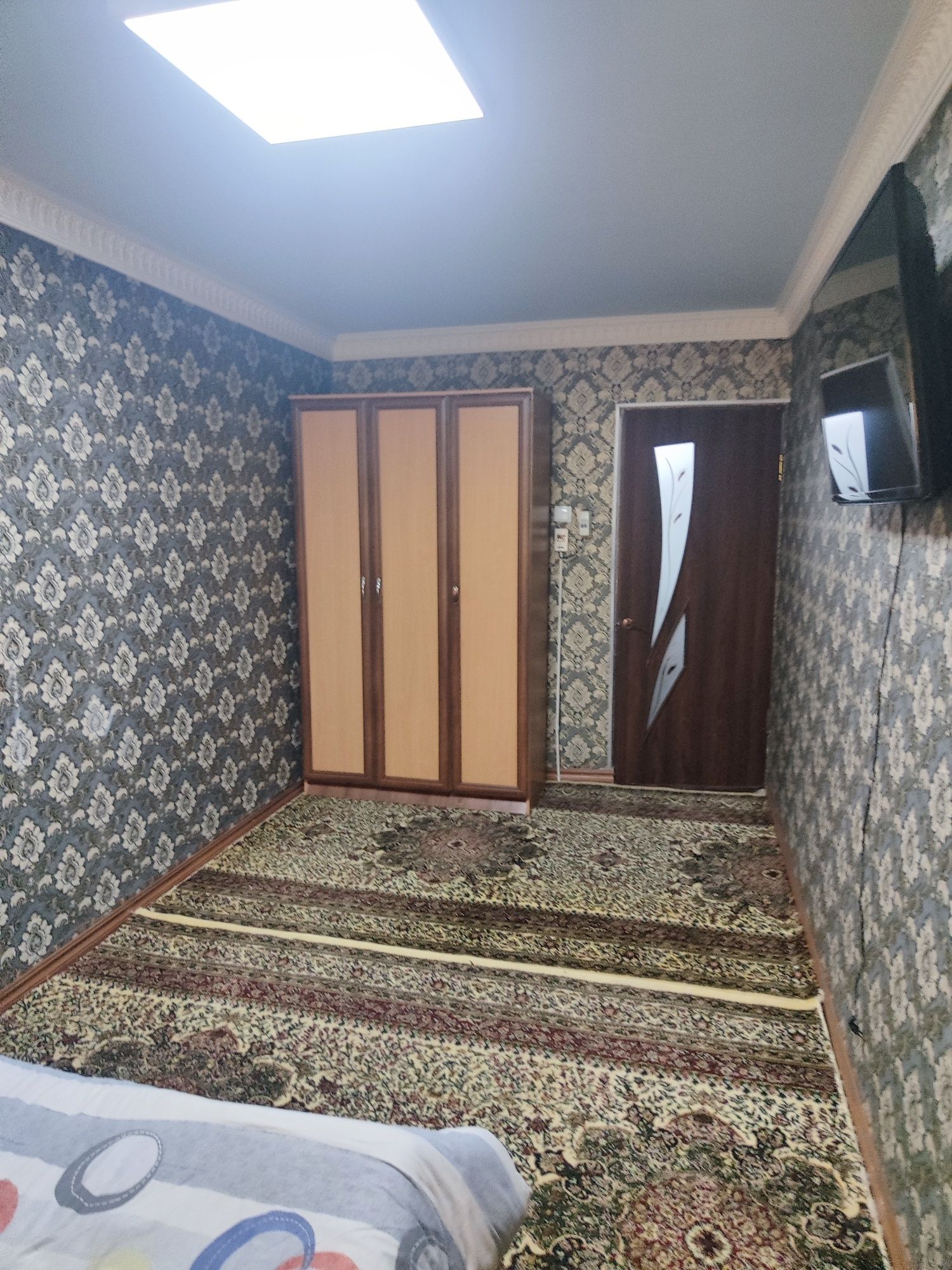 2 хоналик квартира барча кулайликларга эга жихозлари билан сотилади