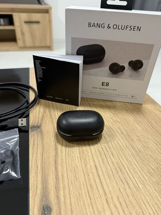 Безжични слушалки Bang&Olufsen E8 3rd Gen като нови