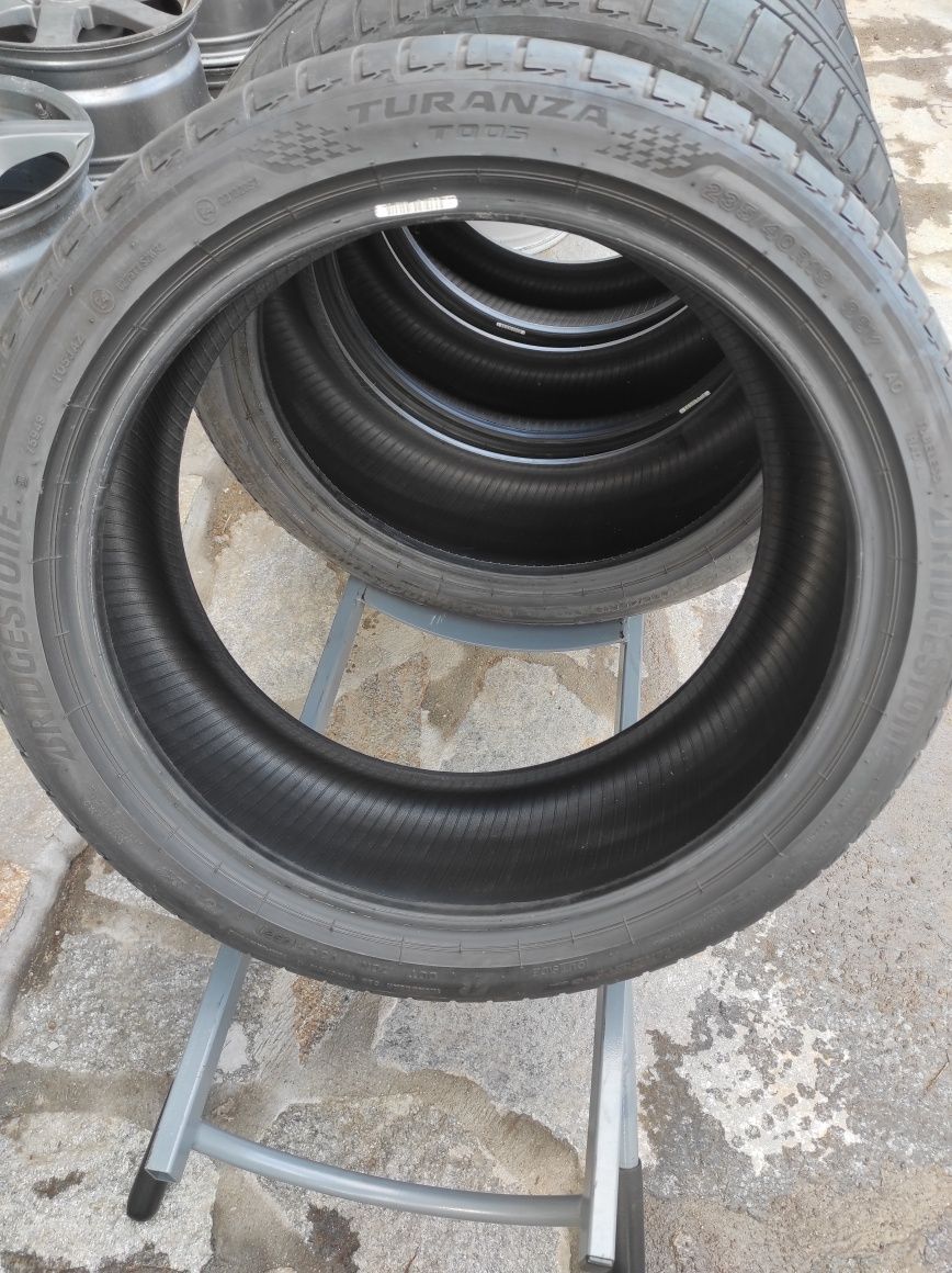 235/40/19 Bridgestone