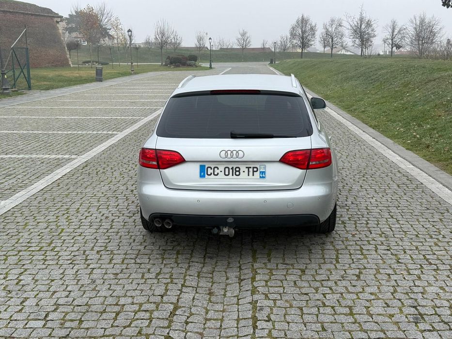 Audi A4 B8  2.0 143 ch