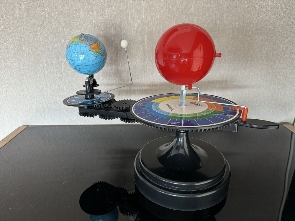 Модел на слънцето, земята и луната Телурий Levenhuk LabZZ