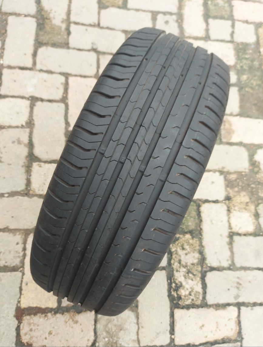 O bucată 215/55 R17 vară - una Goodyear Michelin Continental