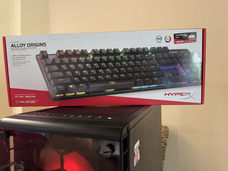 Le dau si separat : Pc gaming impreuna cu monitor si tastatura