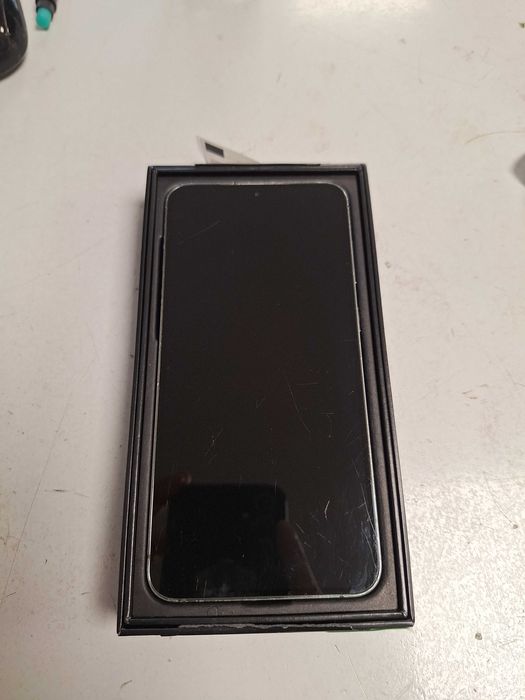 Samsung     S23        Plus