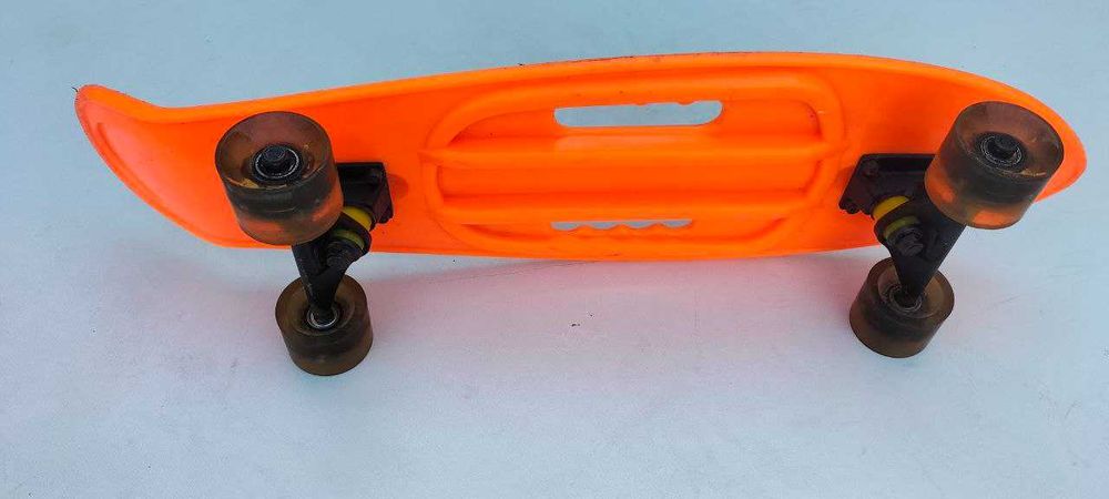 Продается скейтборд б/у.