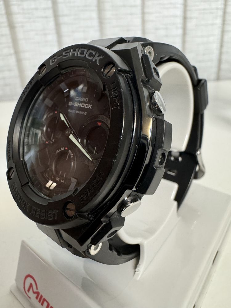 Casio G-Shock GST-W100G